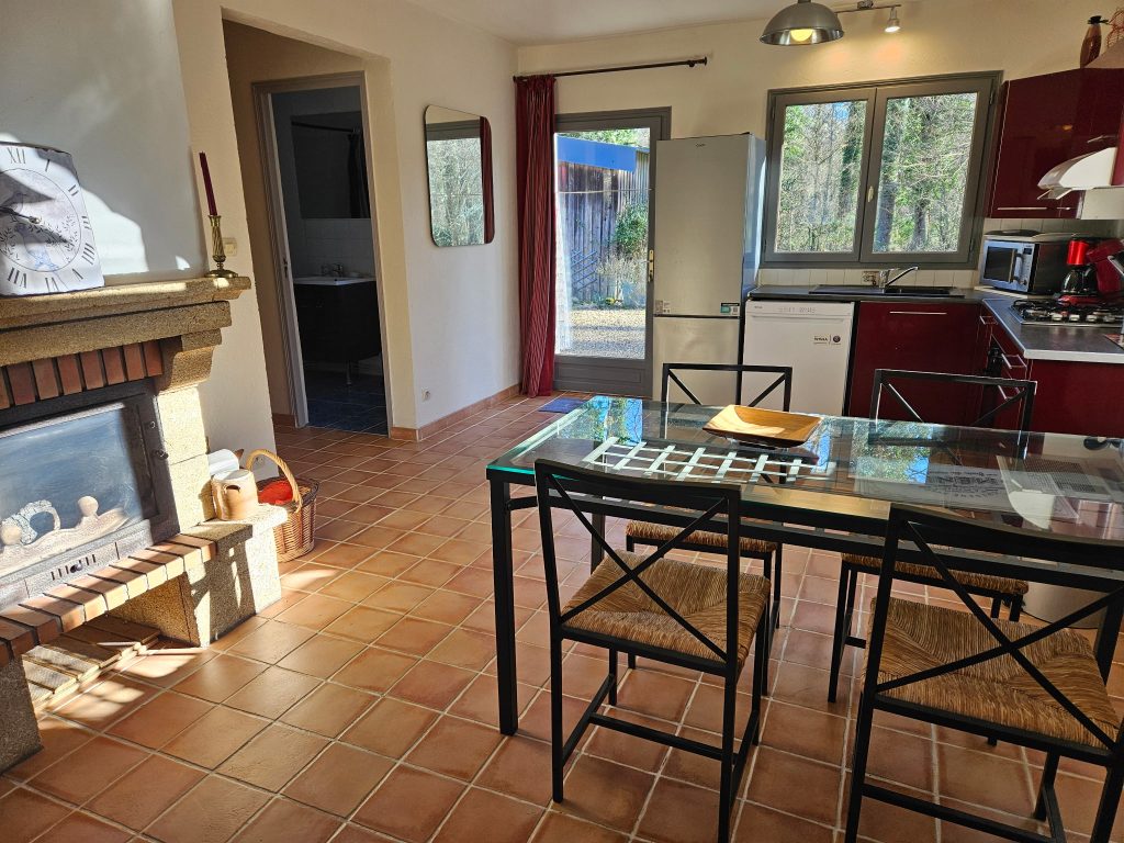 Le gîte : la salle à manger