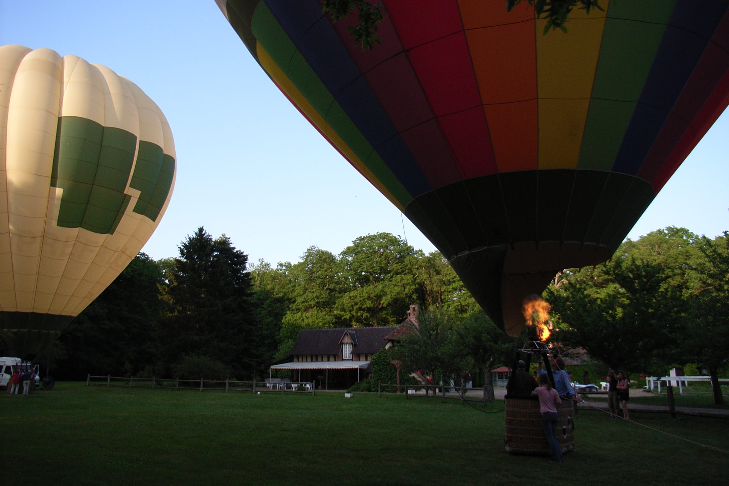 Des montgolfières photographiées dans le parc
